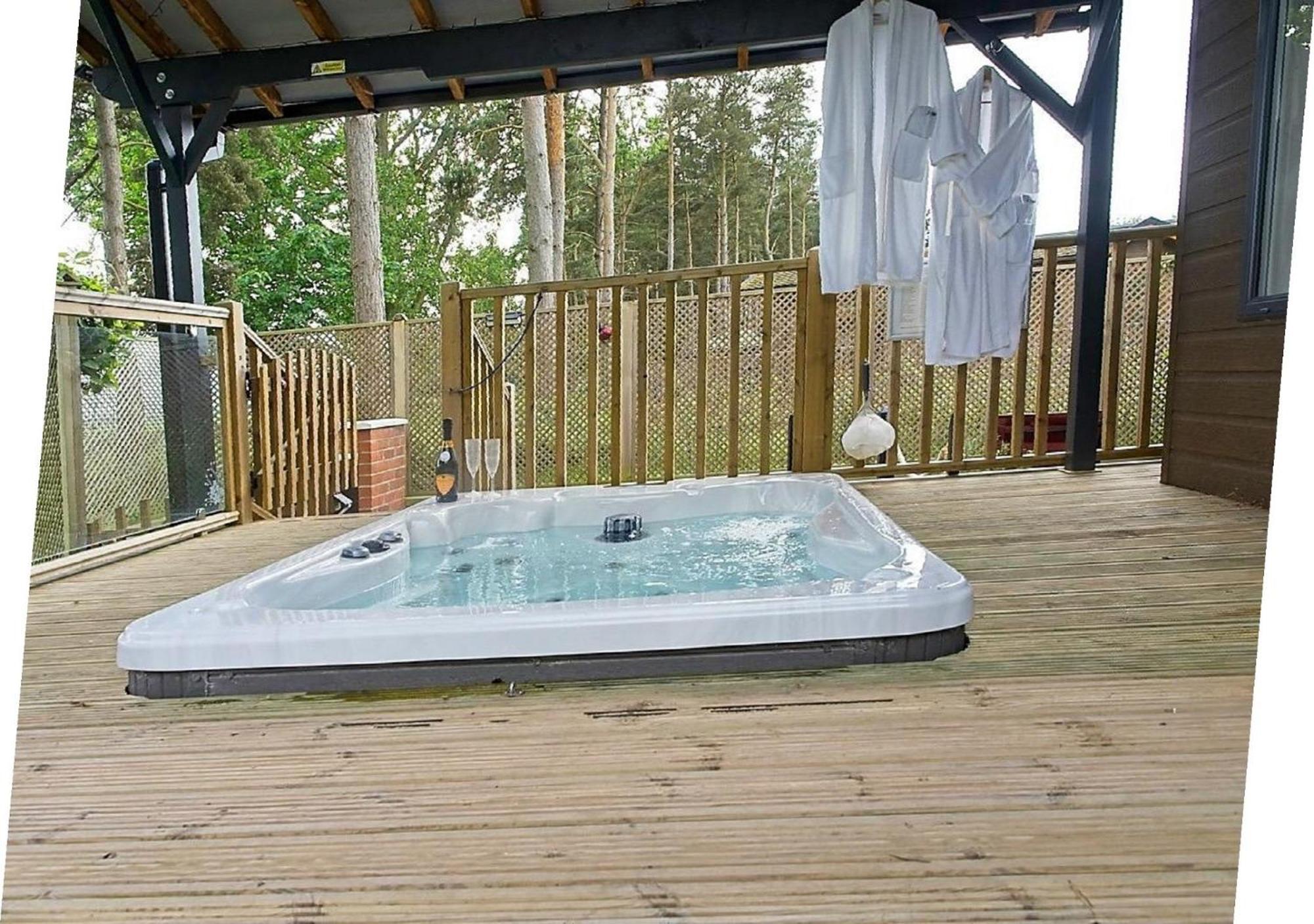 Hollicarrs - Wildflower Lodge Йорк Экстерьер фото